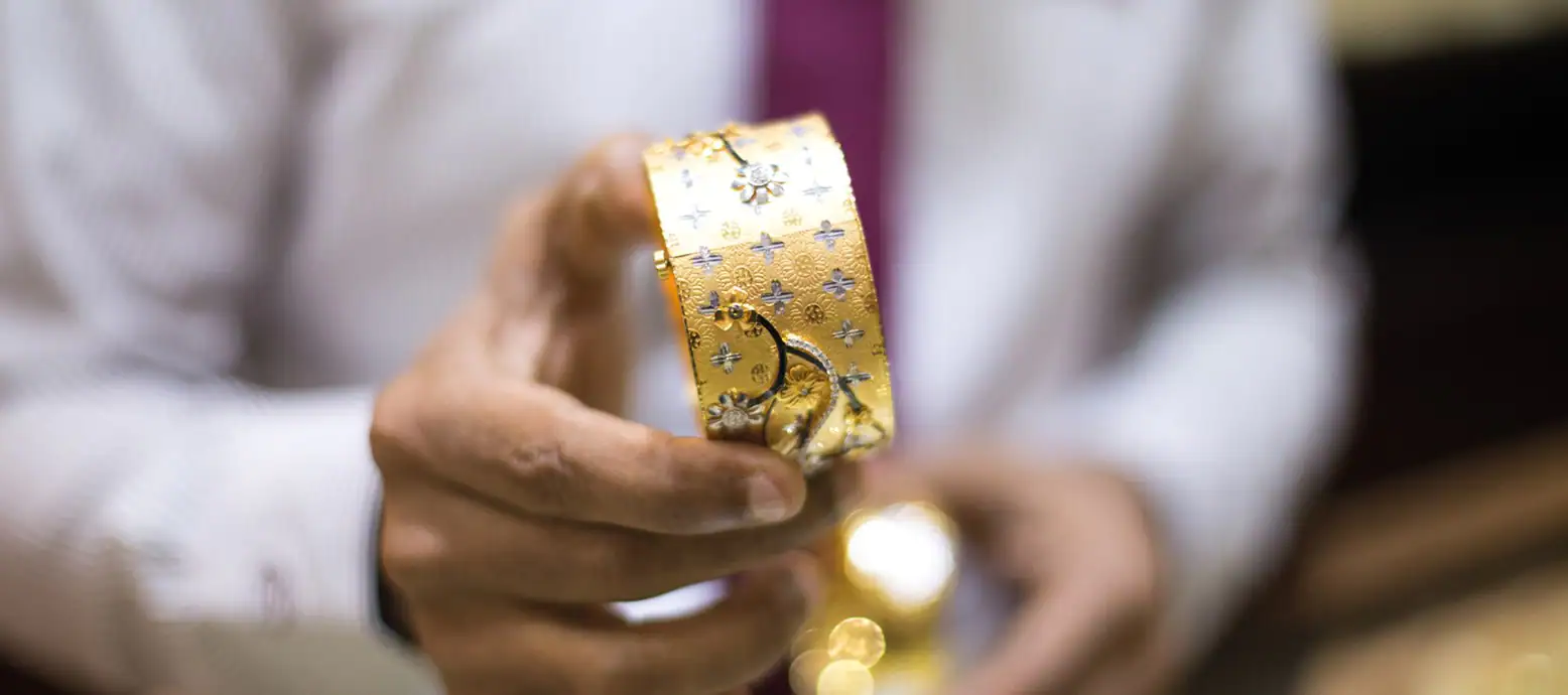 gold bracelet - dubai mall