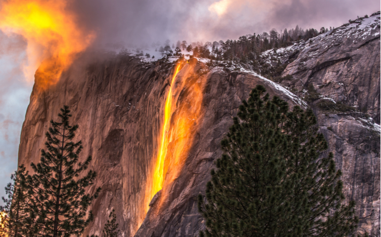 Firefall phenomenon at Horsetail Falls, Yosemite National Park