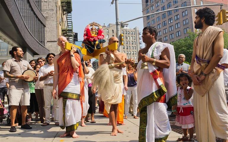Ganesh Chaturthi Celebration in the US
Image Credit: Indiapulse.Sulekha (Chicago Ridge, IL by  City Tracker)
