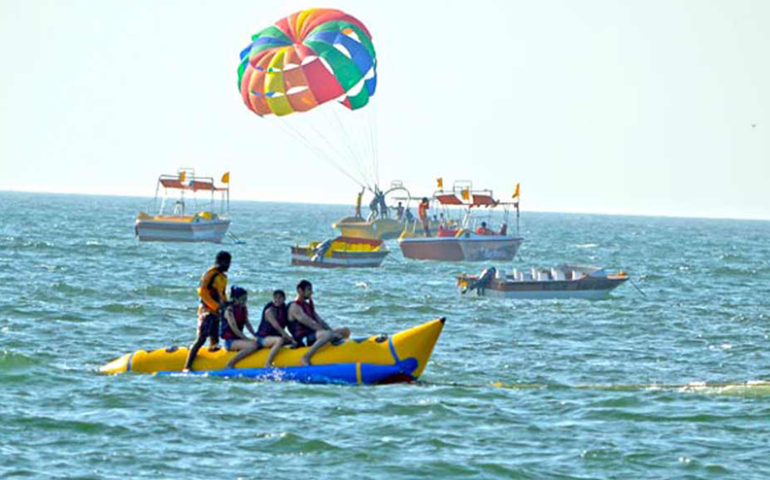 Ghoghla Beach is filled with various watersport activities