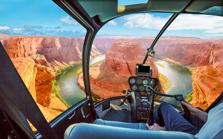 Cockpit view over the Grand Canyon 
