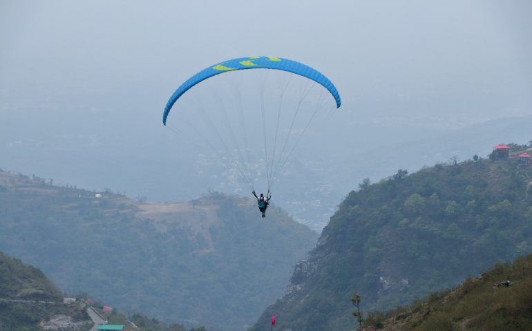 paragliding at mussoorie