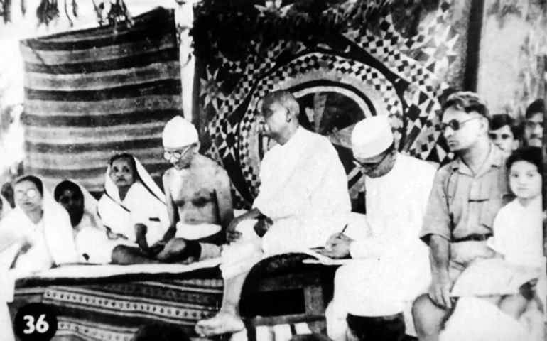  Sardar Vallabhai Patel and Mahatma Gandhi at the Bardoli Satyagraha