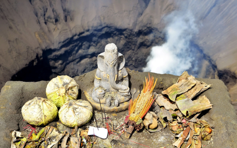700 year old Ganpati Statue at the edge of the Volcano