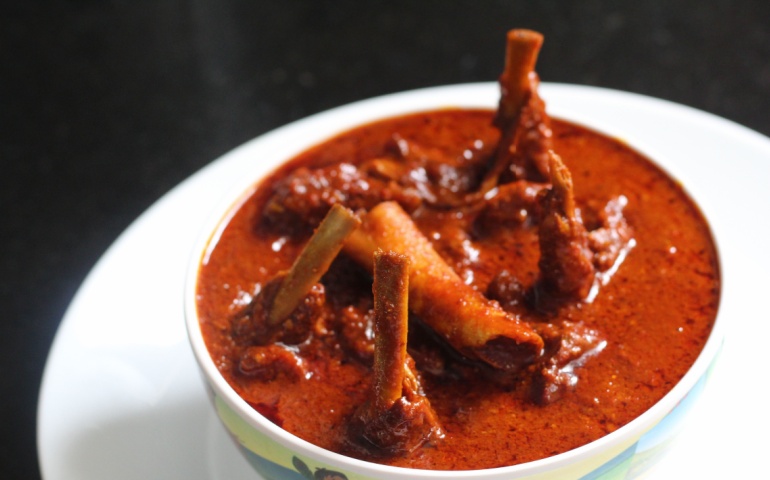 Visitors to Kashmir must try popular dishes like the Rogan Josh. 