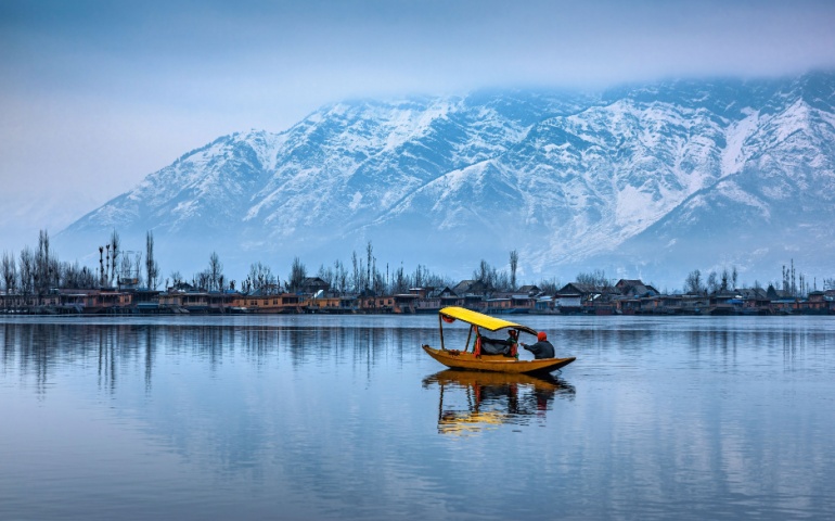 A view of Dal Lake in winter.
