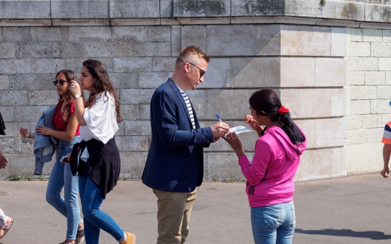 Popular tourist scams in Paris