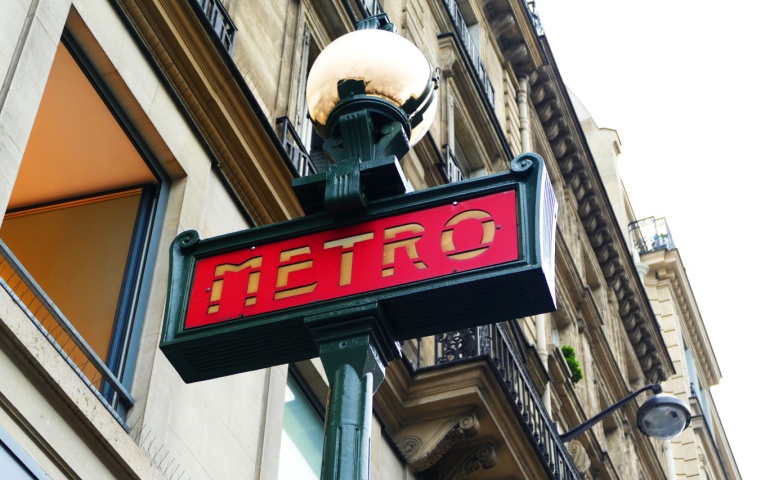 things not to do in Paris-rely on Paris metro