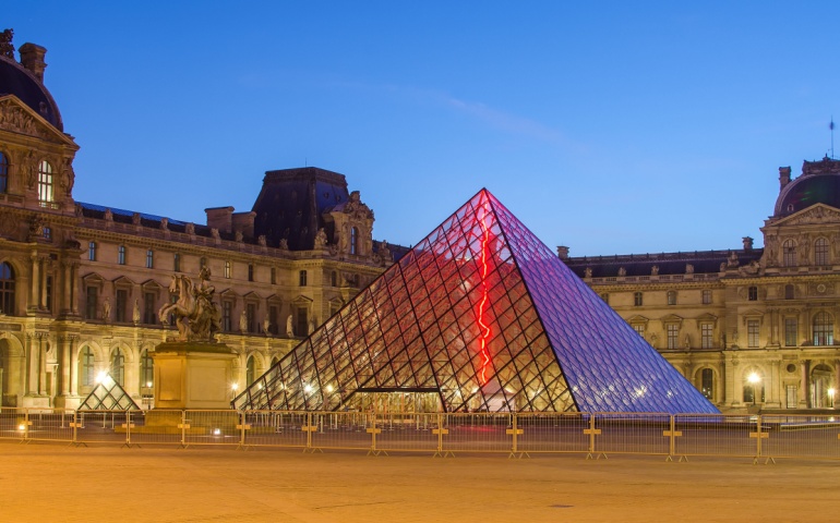 Visit Louvre in Paris 2024 summer