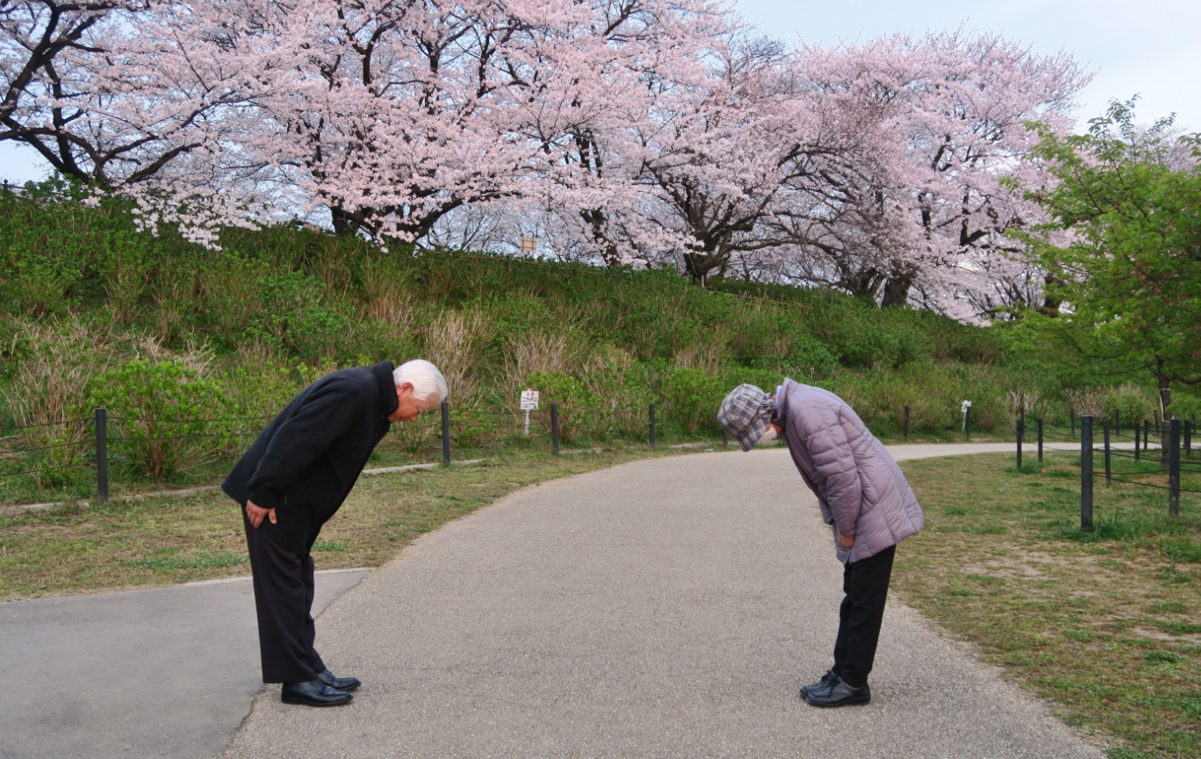 Experience the Welcome Gestures around the World