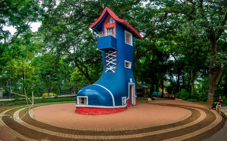 Refurbished Old Woman's Shoe at Hanging Gardens