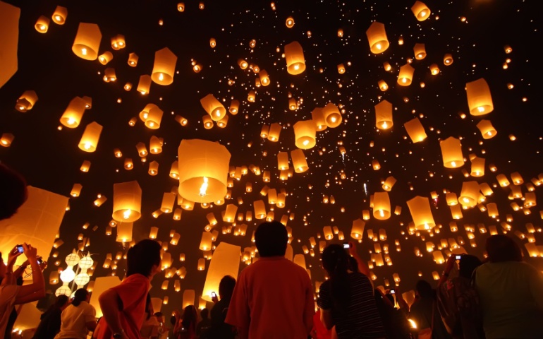 Thailand's sky lights up with floating lanterns during the Yi Peng Festival