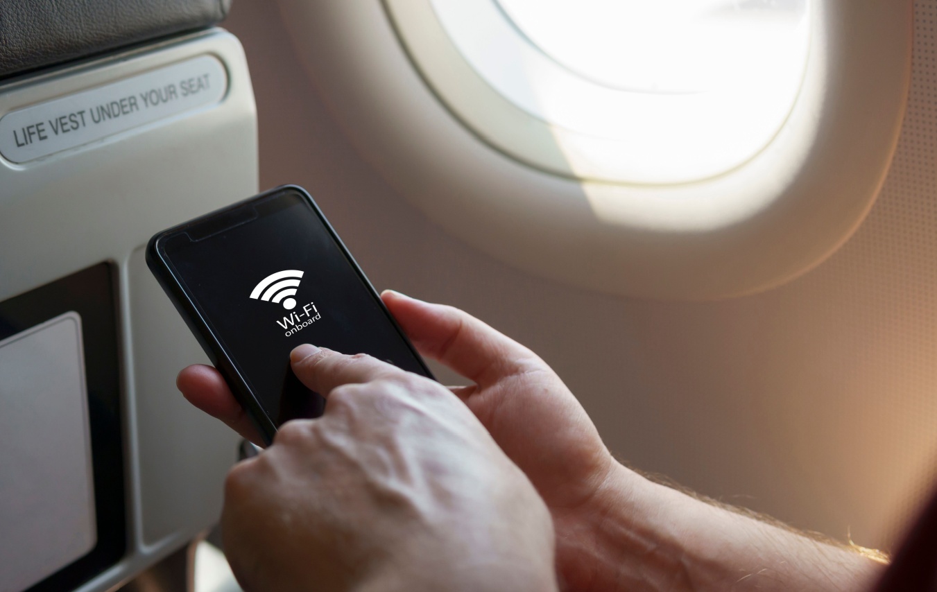 Airlines That Offer Wi-Fi Onboard: Stay Connected in the Clouds